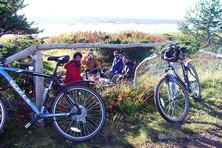 Guided cycling tour along the White Sea Coast on Kola Peninsula with luggage transport. Kola Travel