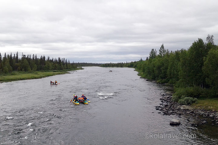 Rafting by a catamaran on the Umba river from the centre of the Kola Peninsula to the White Sea. Five days full of action on the longest wild water track of northwest Russia.
